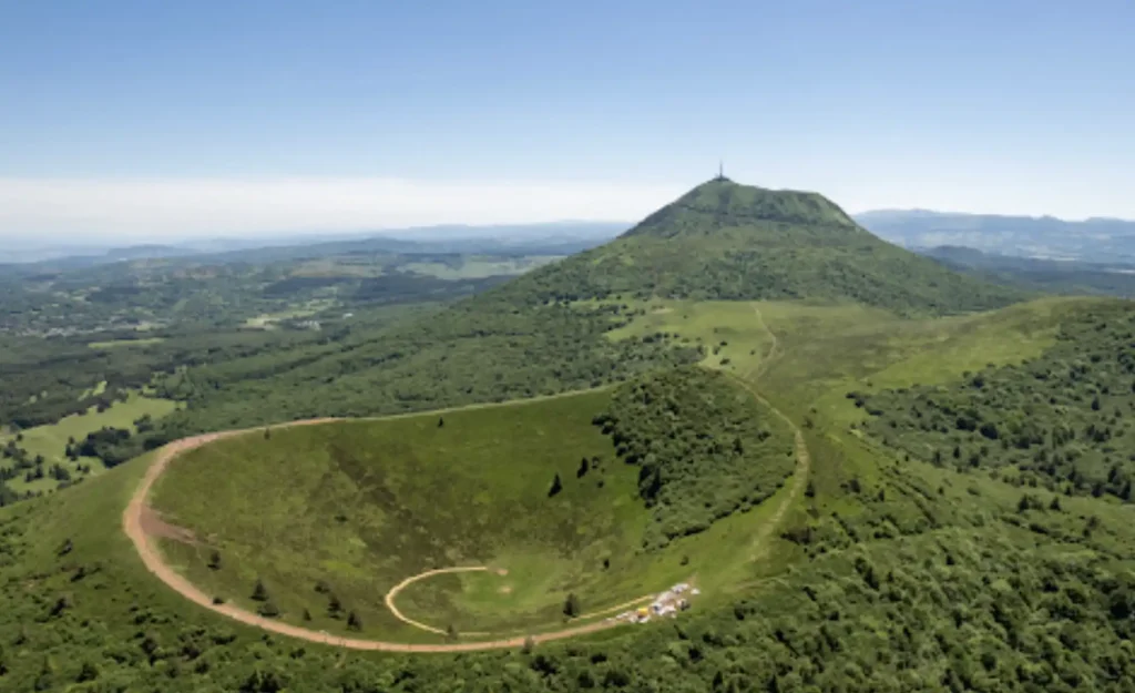 Randonn e Au Puy De Pariou D couvrez Ce Volcan Embl matique D randonn-e-au-puy-de-pariou-d-couvrez-ce-volcan-embl-matique-d